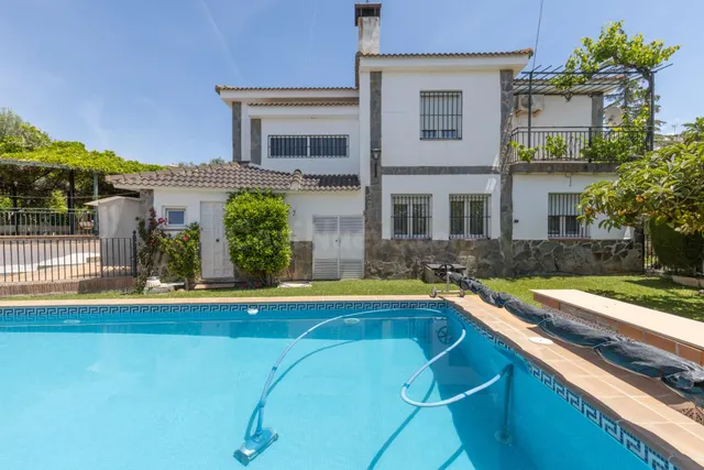 Vivienda Exclusiva en Urbanización Viñas del Rey – Otura — 2