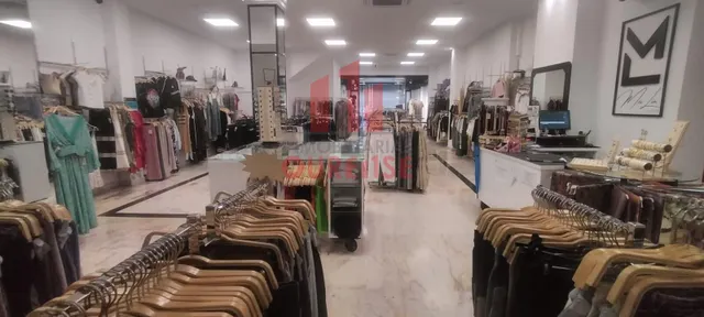 SE VENDE O ALQUILA LOCAL TOTALMENTE ACONDICIONADO CERCA DEL POSÍO — 2