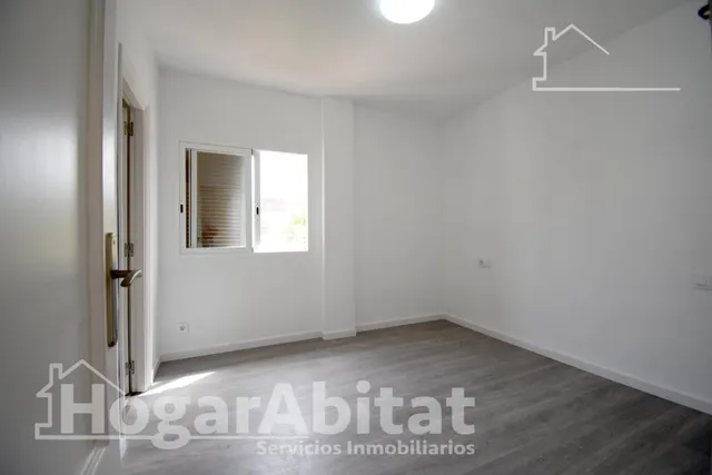ÁTICO REFORMADO CON TERRAZA Y VISTAS DESPEJADAS AL MONTGÓ — 33