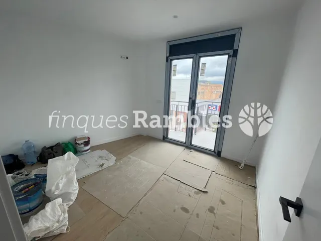 DÚPLEX A ESTRENAR A L'AVINGUDA BARCELONA — 9