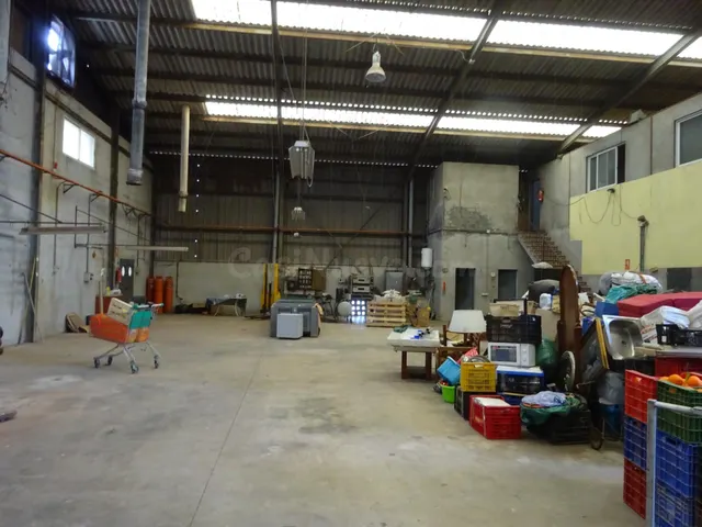 NAVE INDUSTRIAL EN CARRETERA N-340