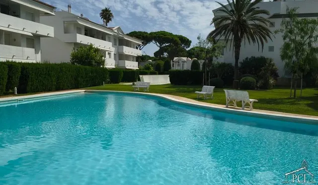 Apartamento en planta baja con jardín privado y piscina comunitaria en Pals — 21