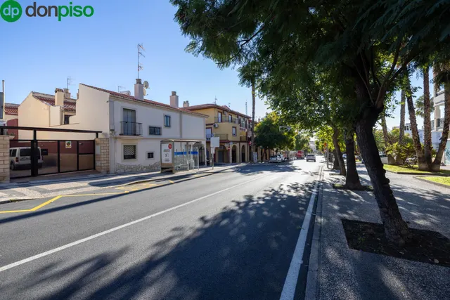 Local Comercial Avenida Enrique Martín Cuevas No.6 L8 — 31