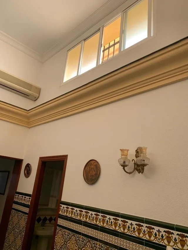 Gran casa con garajes y local comercial — 9