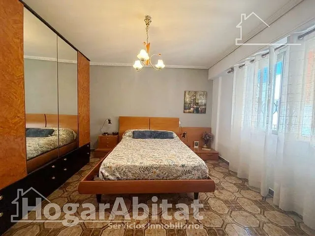 ¡En buena zona! Casa amplia y luminosa con gran terraza y balcón — 17