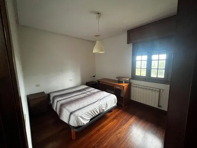 SE ALQUILA CASA EN SAN CIBRAO DAS VIÑAS — 26
