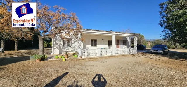 FINCA A 4 KM DE RAVAL DE CRIST  (TORTOSA) CON CASA Y PISCINA