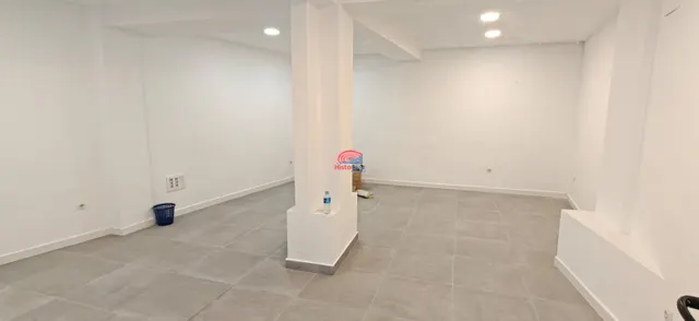 ESTUPENDO LOCAL COMERCIAL — 9