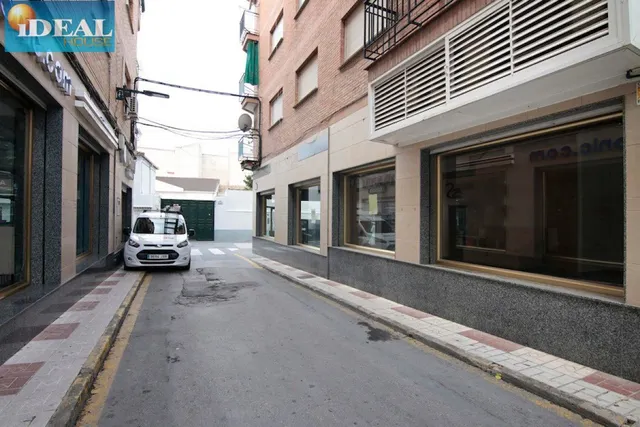 A5895V5. Puede ser el mejor LOCAL de MARACENA. www.idealhouse.es — 17