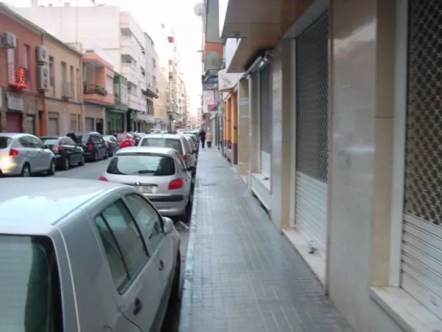LOCAL COMERCIAL — 11