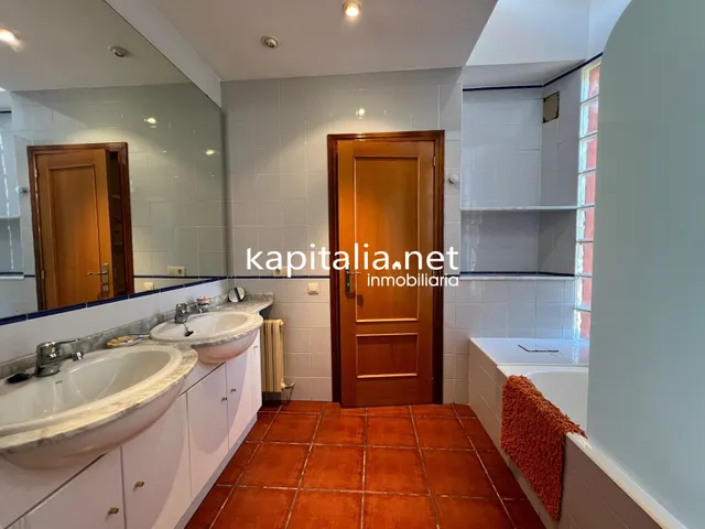 Fantástico chalet a la venta en Ontinyent , zona la Solana . — 28