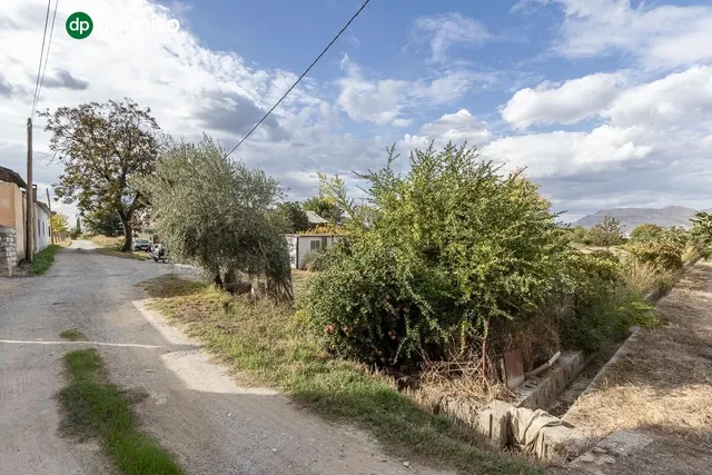 Cortijo con casa de 117 m2 y terreno de 2.312 m2 en Santa Fe — 29