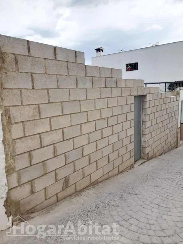 AMPLIO TERRENO URBANO PARA HACER LA CASA DE TUS SUEÑOS — 22