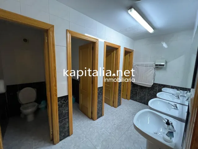 SALON DE EVENTOS EN ALQUILER O VENTA EN GENOVES A 5 MINUTOS DE XATIVA — 4
