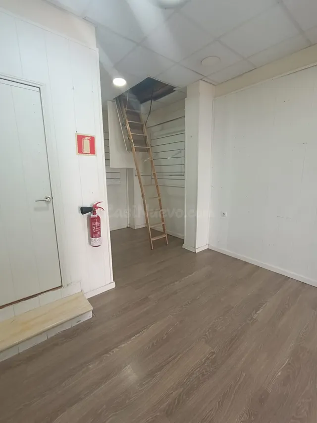 Local Comercial en el Corazón de Jerez - Oportunidad Única — 4