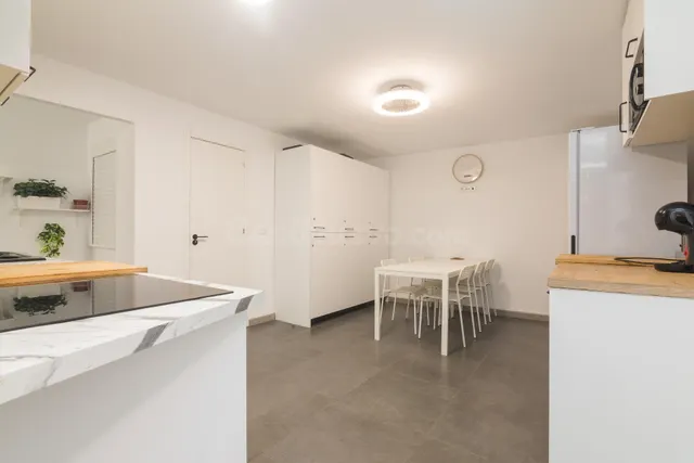 Se vende este gran piso junto Corazón de Jesús con 5 habitaciones y 5 baños ideal como inversión para rentabilizarlo!!! — 4