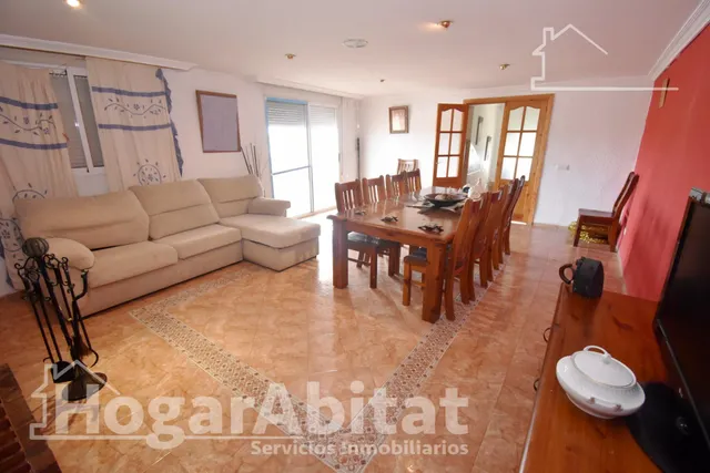 CHALET RÚSTICO CON PISCINA, TERRAZA Y PARKING — 8