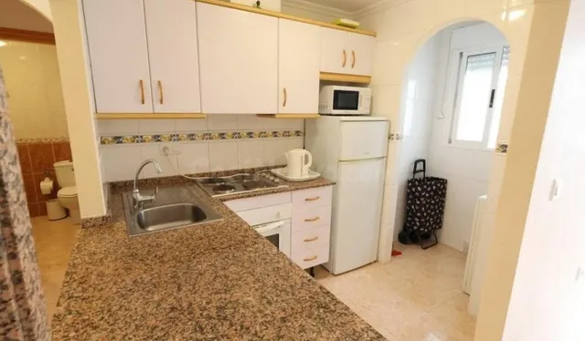 Apartamento de 2 dormitorios en Torrevieja, Alicante (Costa Blanca) — 5