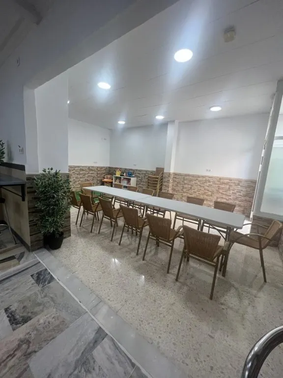 Local comercial diáfano a pie de calle en Sevilla este