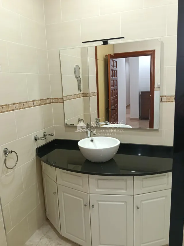 SE VENDE CHALET CON PISCINA EN BUEN ESTADO EN ASPE — 45