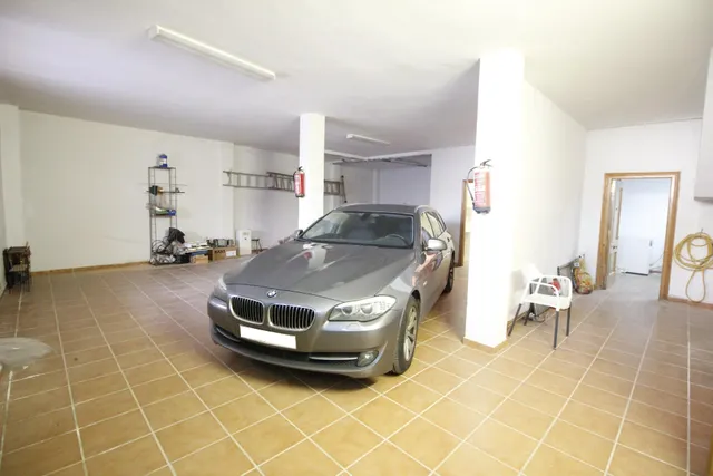 EXCELENTE CASA EN EL CENTRO DE BAZA!!!! — 40