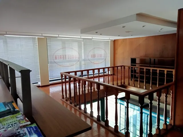 LOCAL COMERCIAL DE DOS ALTURAS EN BOIRO — 24