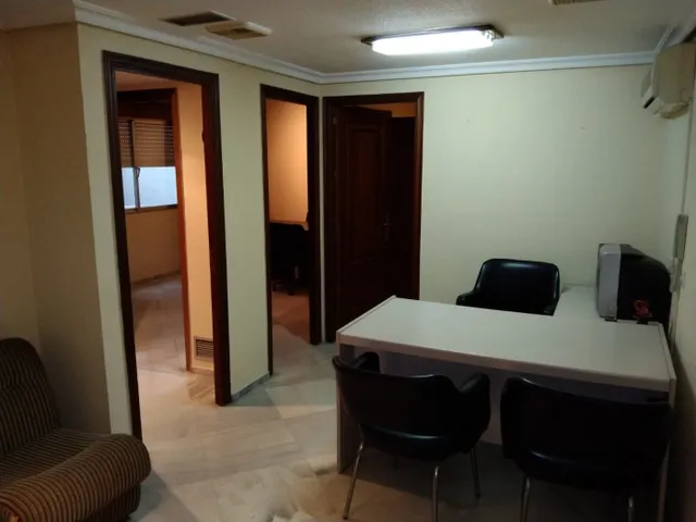 OFICINA EQUIPADA EN PLENO CENTRO — 2