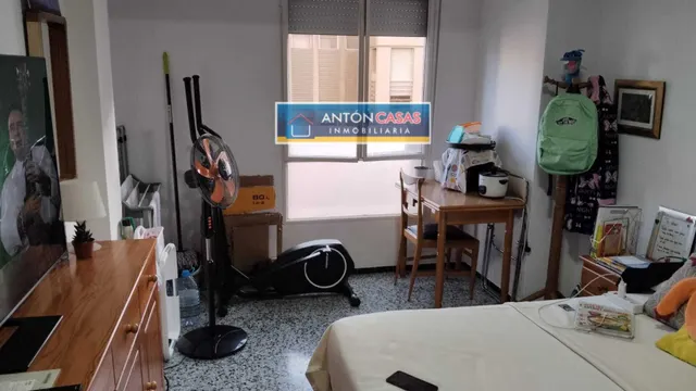 AMPLIO PISO EN ELCHE ZONA CÉNTRICA — 18