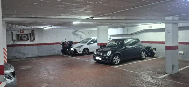 Exclusiva plaza de parking en Sarrià, comodidad, amplitud y excelente ubicación — 31