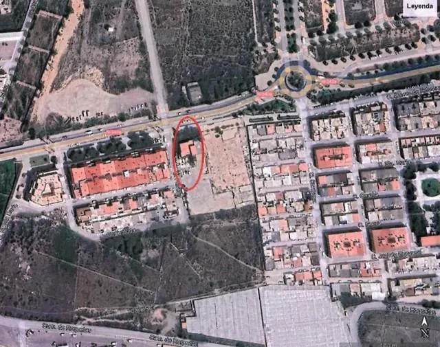 Edificio en Santa María del Águila - foto 2