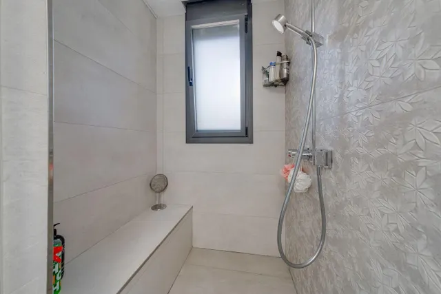 Villa en Torrevieja ( los balcones )  de 3 dormitorios y 4 baños cerca del mar — 24