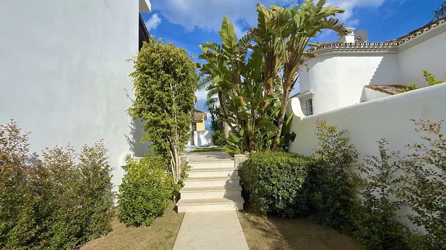 Chalet 5 habitaciones 360m² en venta - Marbella — 46