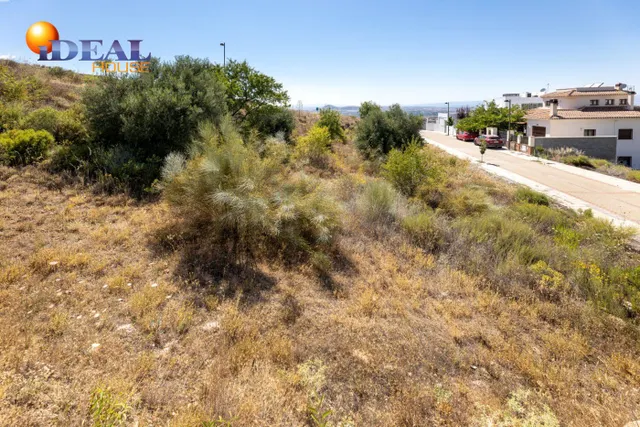 Venta de solar urbano en La Zubia (Zona Altos de La Zubia) — 15