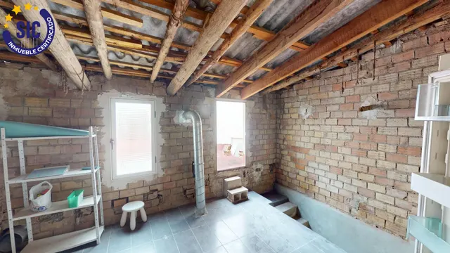 Local comercial o terreno de edificación para promover 5 viviendas y trasteros junto en la Avda. Lidon de Castellón — 31