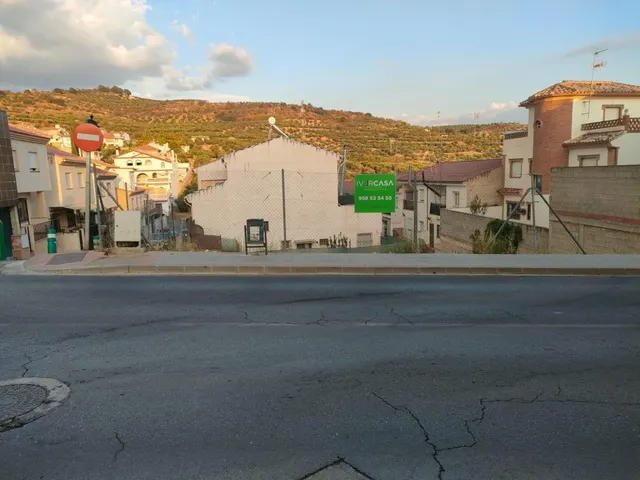 Solar Urbanizable en Guevejar. — 2