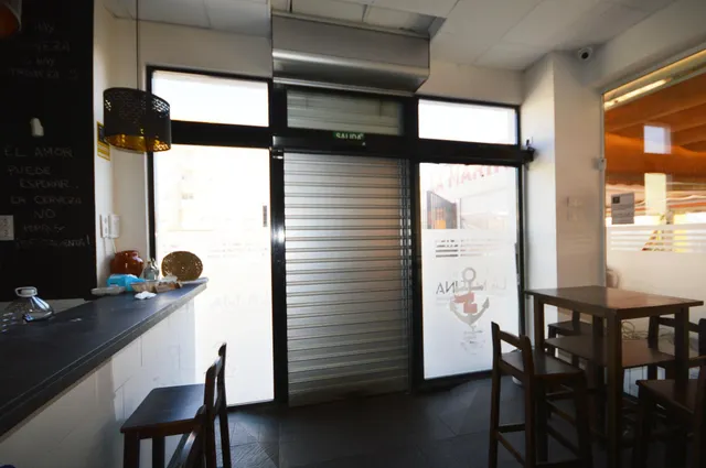 Se vende local montado como resturante — 5