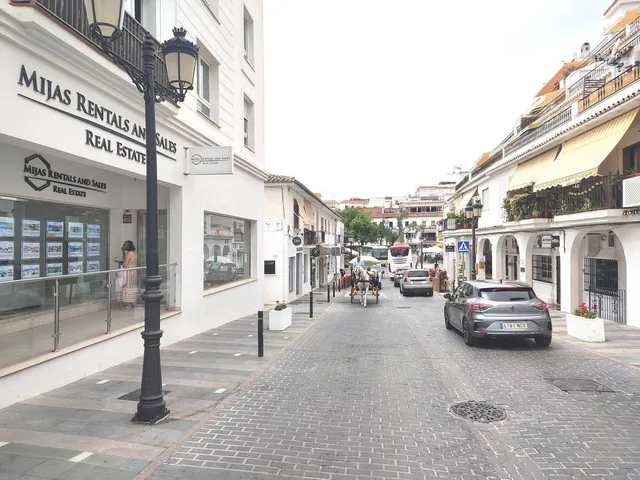 Local comercial 95m² en venta - Mijas Pueblo - foto 2