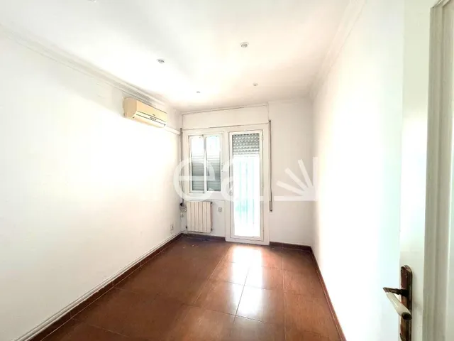 Amplio piso con muchas posibilidades en el barrio de Peramàs — 12