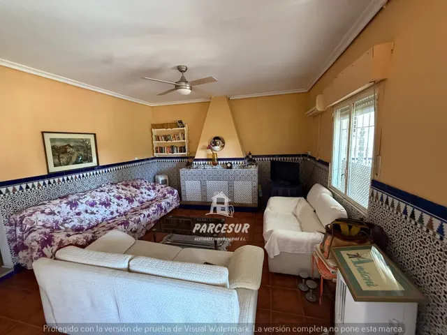 Chalet Independiente con piscina, en la zona de Alcolea. — 8