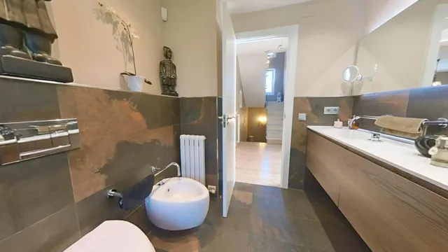 Casa reformada de tres plantas con piscina, jacuzzi, gimnasio, sauna  y vistas a parque natural — 12