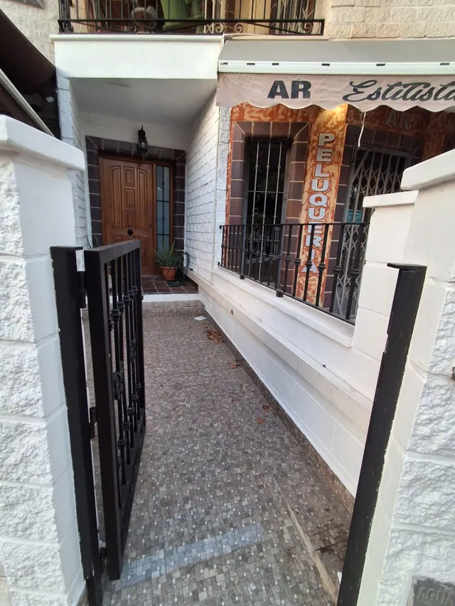 Excepcional oportunidad/ Vivienda + local comercial independ - foto 2