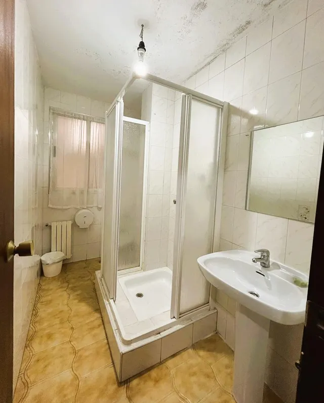 Hostal-Albergue en Funcionamiento en el Camino de Santiago — 36