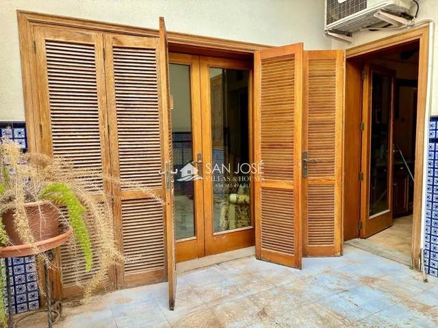 SE VENDE CASA CON PISCINA EN GLORIETA DE NOVELDA. — 21