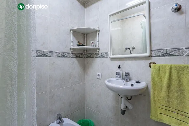 Casa en Ogijares con piscina comunitaria. — 24
