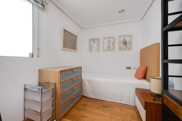 Exclusivo ático de 3 dormitorios en el centro de Torrevieja — 23