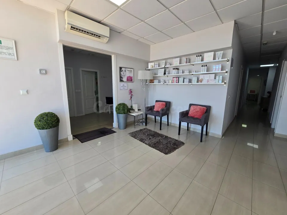 Estupendo local comercial junto a Corte Ingles