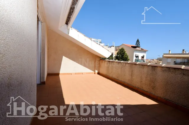 ¡CANET CENTRO! PRECIOSO ADOSADO LUMINOSO CON GARAJE Y DOS AM - foto 3