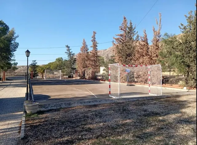 ALQUILER DE CHALET INDEPENDIENTE CON PISCINA Y PARCELA DE 2. - foto 3