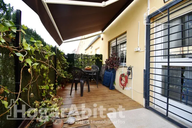 PRECIOSO ADOSADO EN URBANIZACIÓN CON PISCINA, GARAJE Y TERRAZA — 8