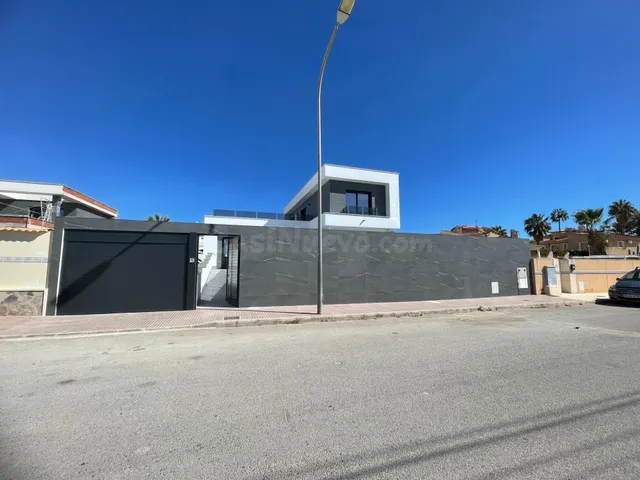Exclusiva Villa de Obra Nueva en Ciudad Quesada - foto 4